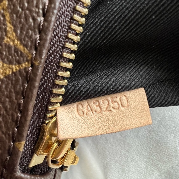 Bumbag - Picture 12 of 16